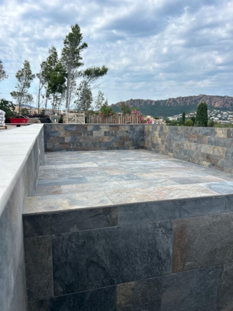 Pose de carrelage Piscine à Saint Tropez