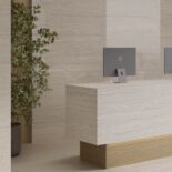 cristacer-amb-julia-bone-pulido-julia-chisel-bone-60x120-recepcion-rec